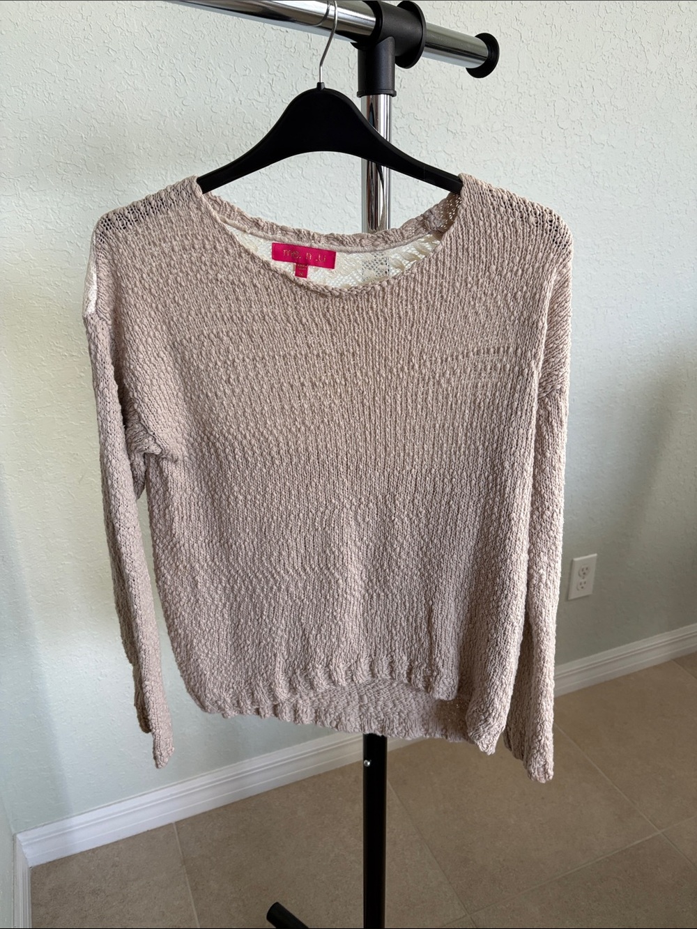 Light Tan Knit Girl’s size M Sweater - Cozy Casual Top